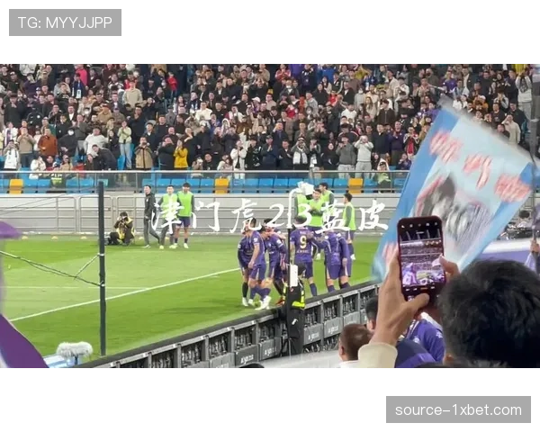 津门虎防守定位球漏洞明显，对阵申花被角球头球两度破门